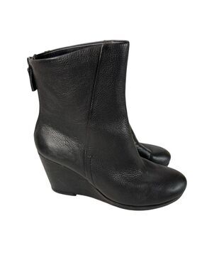 NakedFeet Amavi Black Leather Wedge Boots Women’s 9M Hidden Wedge Heel